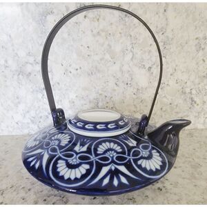 Bombay Company Blue & White Porcelain Teapot Black Handle Floral W/Strainer/Lid‎